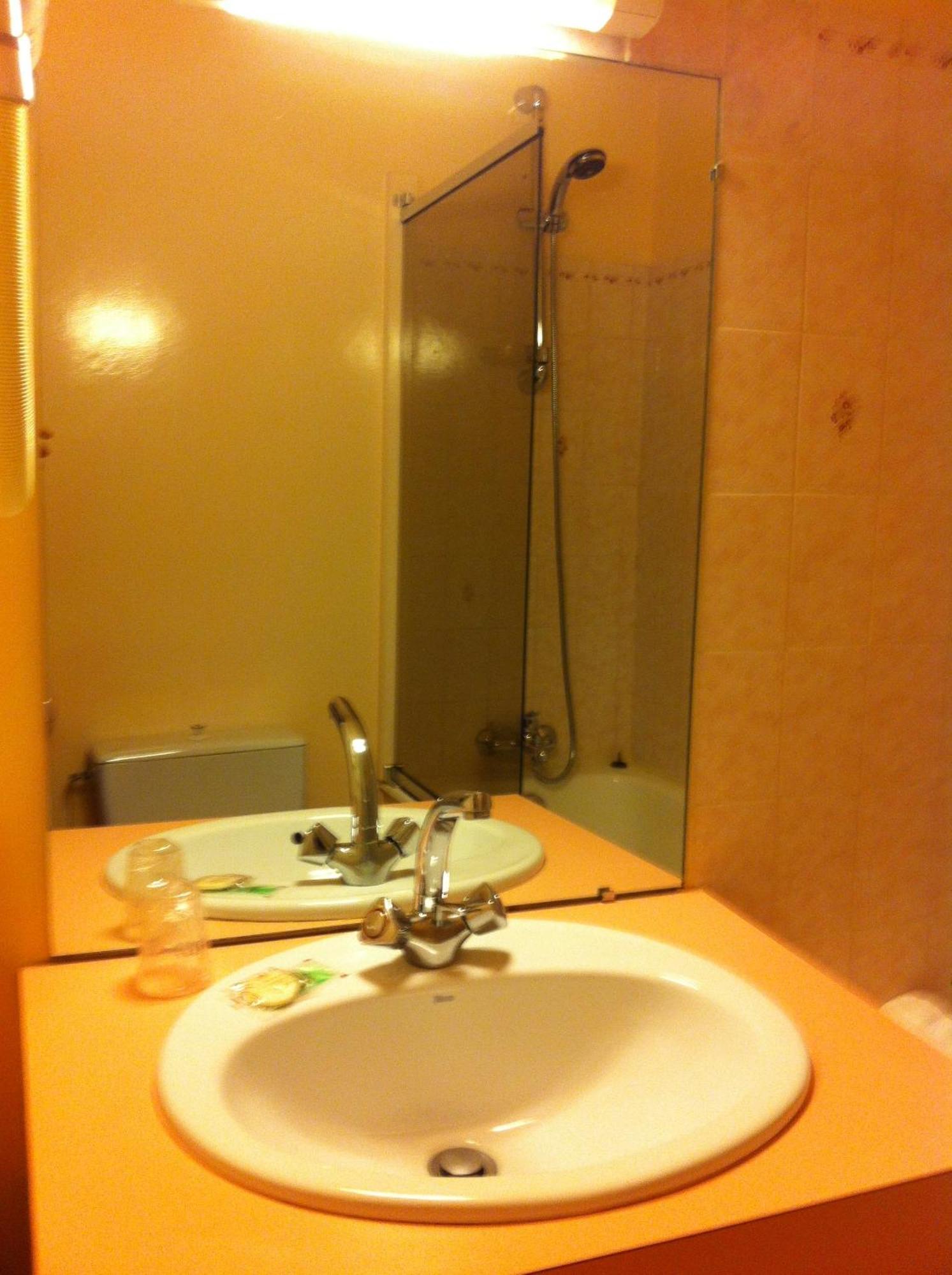 Les Pastels Hotel La Roche-sur-Yon Room photo
