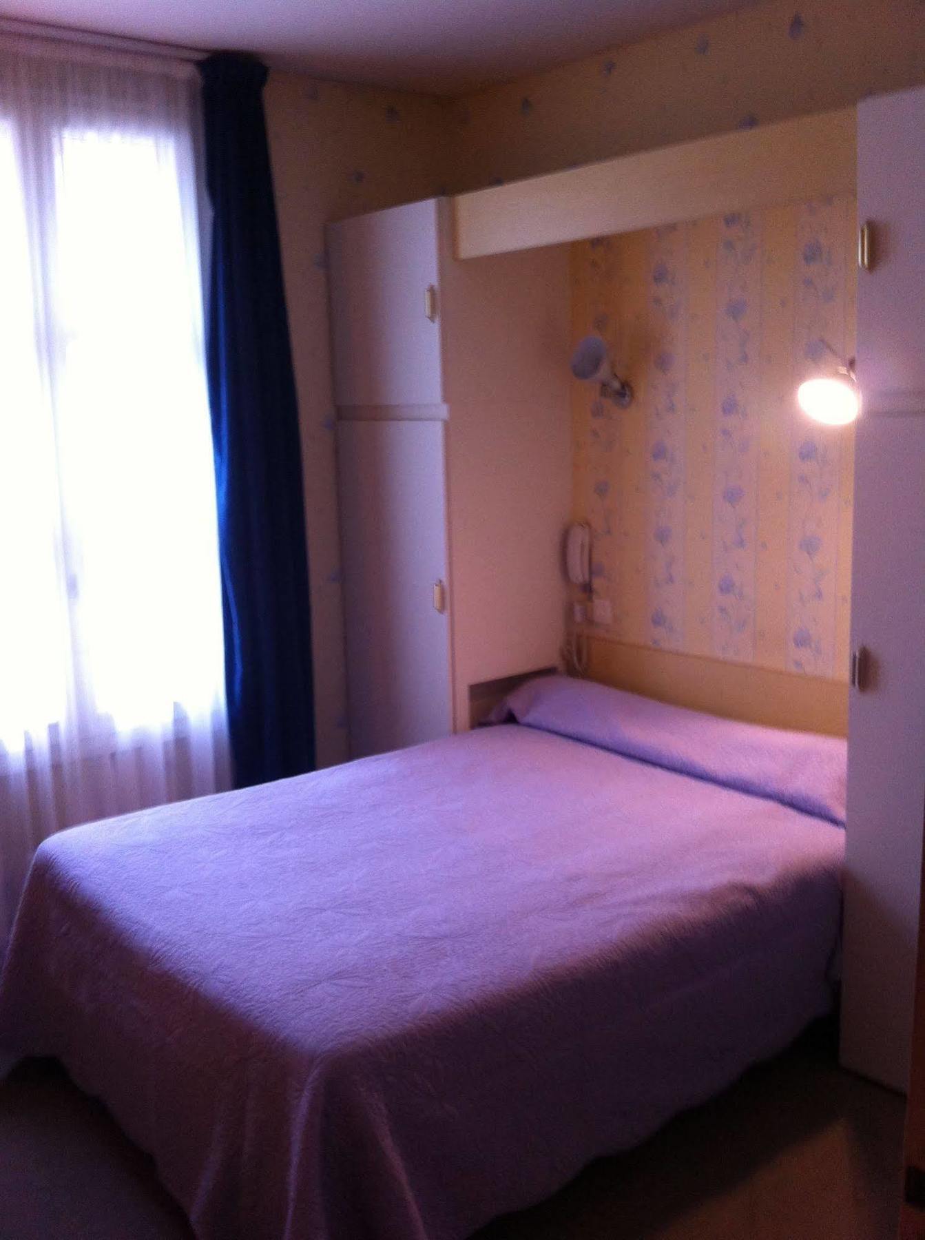 Les Pastels Hotel La Roche-sur-Yon Exterior photo